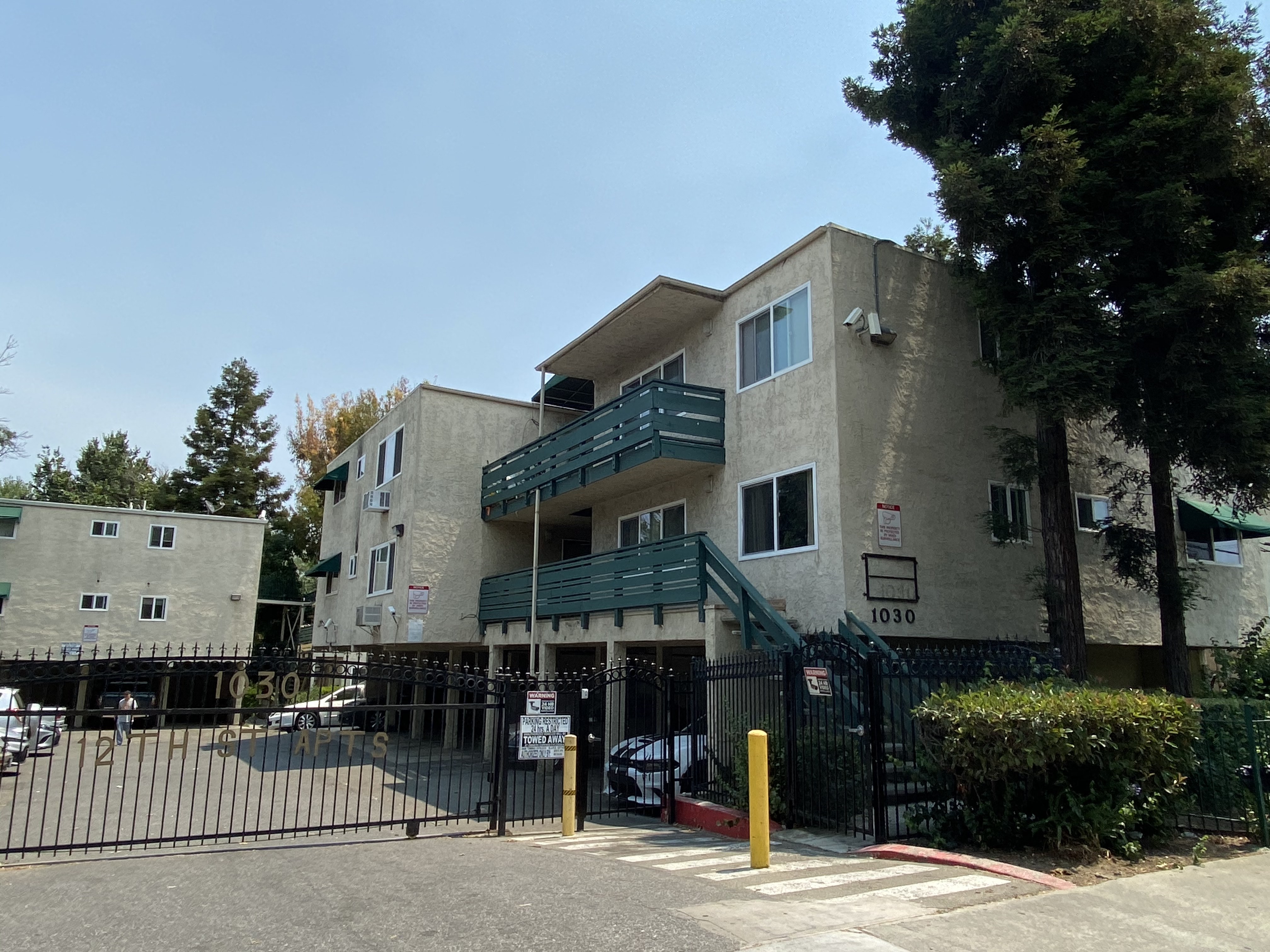 South 12th Street Apartments photo 4